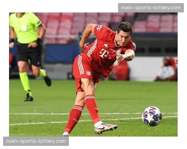 莱万多夫斯基专访回顾生涯：认为2019-20赛季的欧冠夺冠赛季是个人射门效率的巅峰