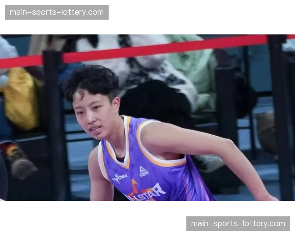 中国球员冉珂嘉在第43顺位被亚特兰大梦想选中，成为第四位WNBA选秀中国球员