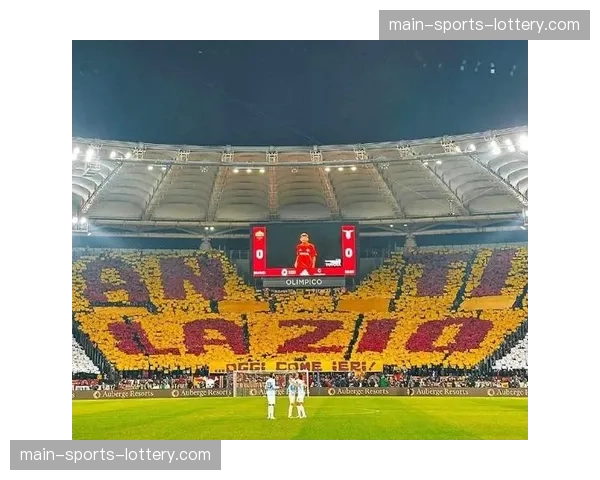 威斯特法伦南看台球迷展示巨型TIFO,致敬即将离队功勋 威斯特法伦南看台球迷展示巨型TIFO,致敬即将离队功勋